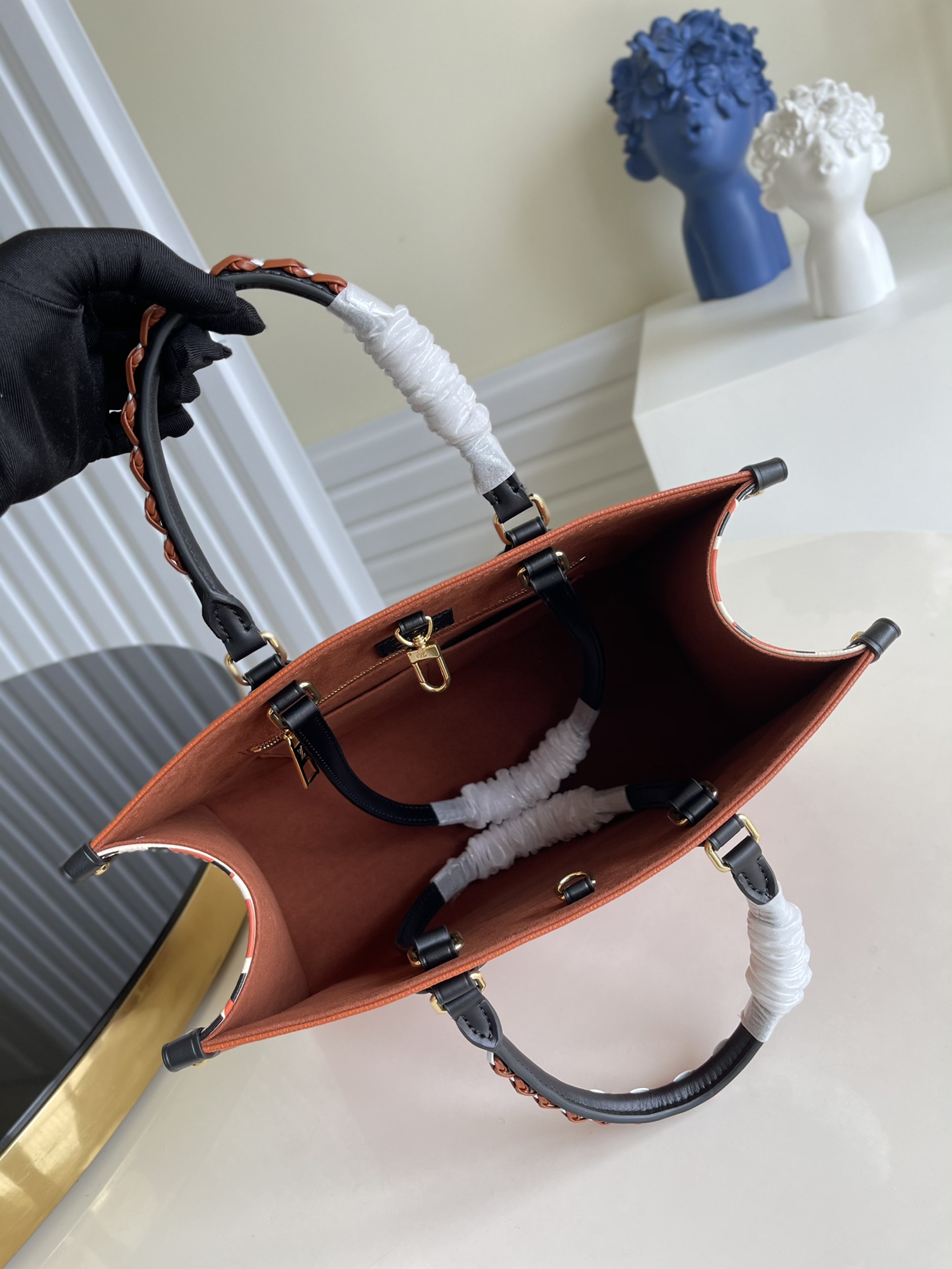 l**is V*t*n small onthego handbag-35*28*15cm