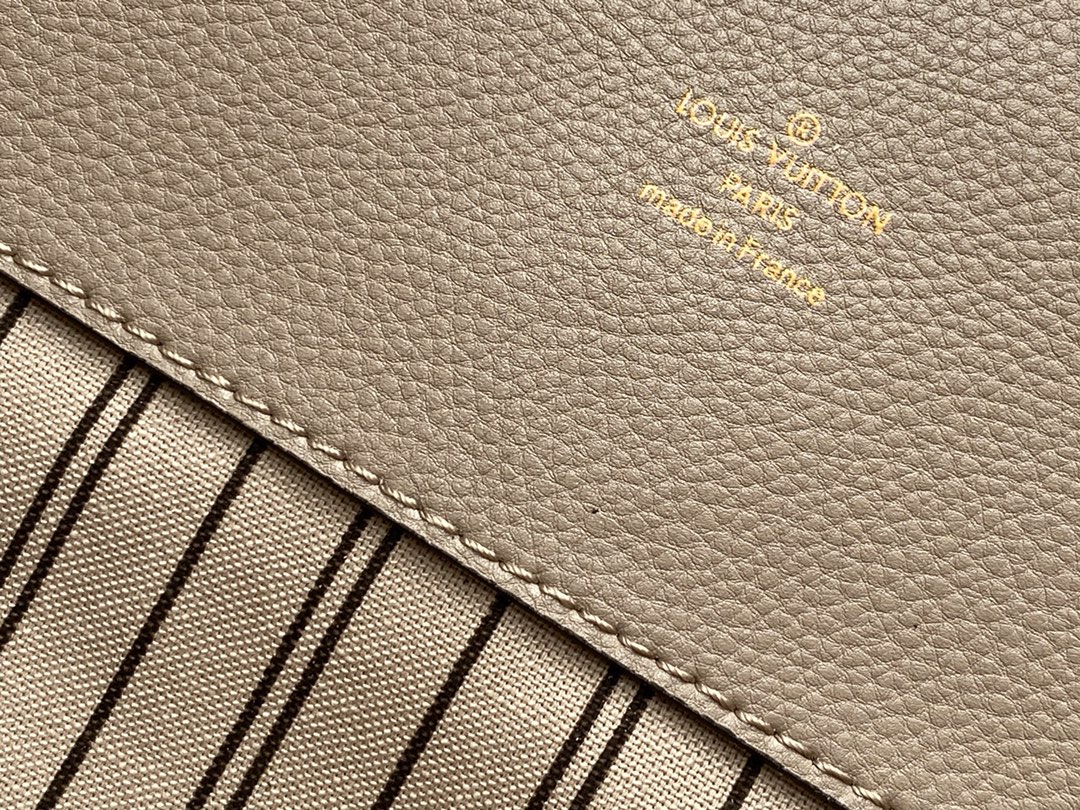 l**is V*t*n melie handbags-31*12*33cm