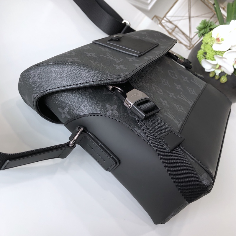 l**is V*t*n messenger mm voyager-m40511-32*23*9cm