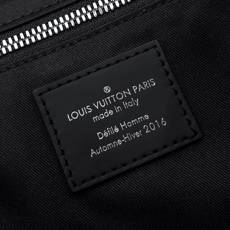 l**is V*t*n messenger mm voyager-m40511-32*23*9cm