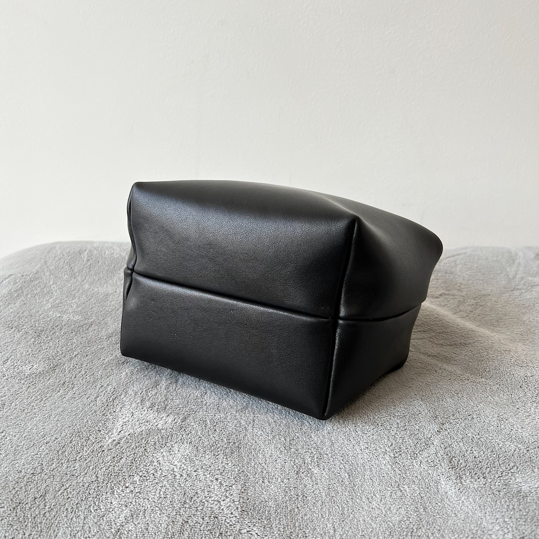 Bo*te*ga ve*ne*ta the row bag-18*13*14cm