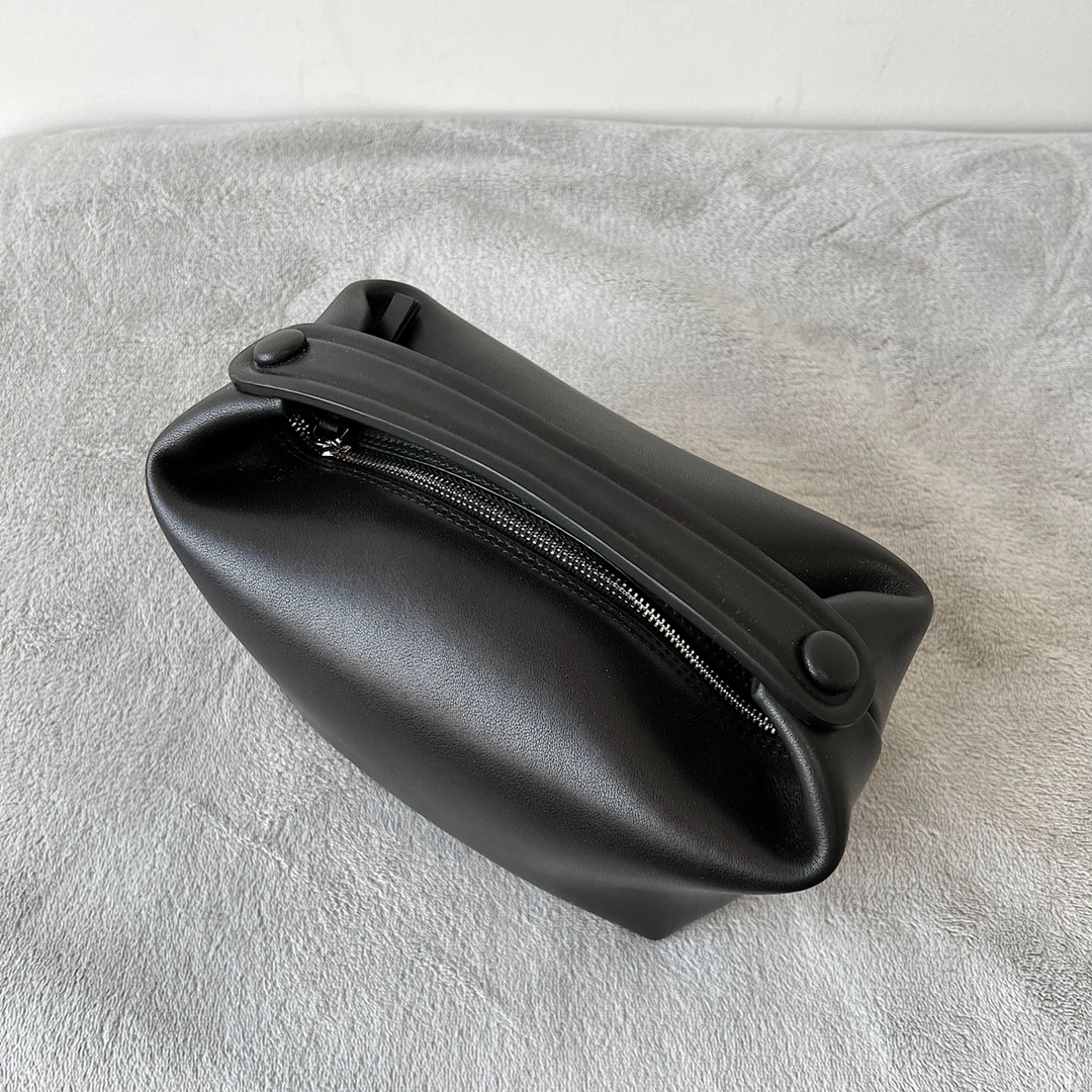 Bo*te*ga ve*ne*ta the row bag-18*13*14cm