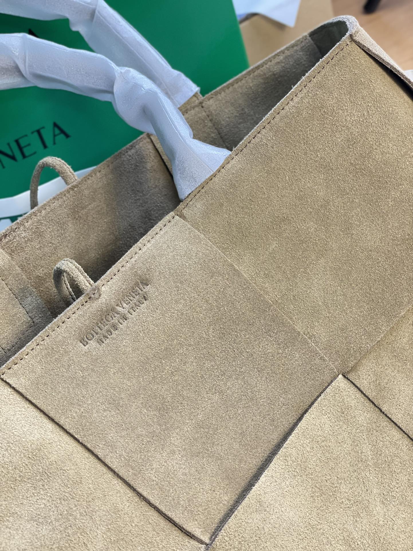 Bo*te*ga ve*ne*tatote-41×27×14cm