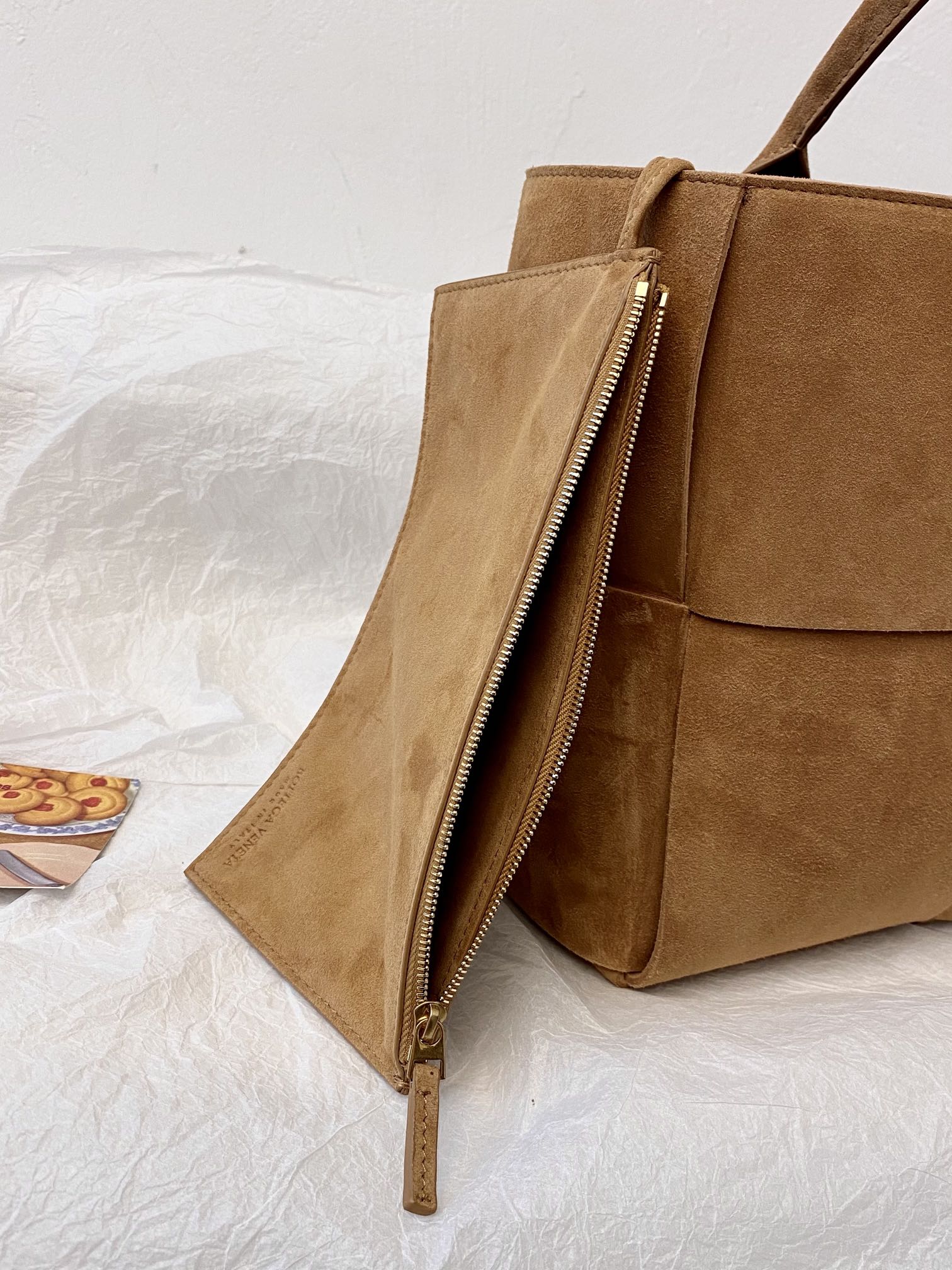 Bo*te*ga ve*ne*tatote-41×27×14cm