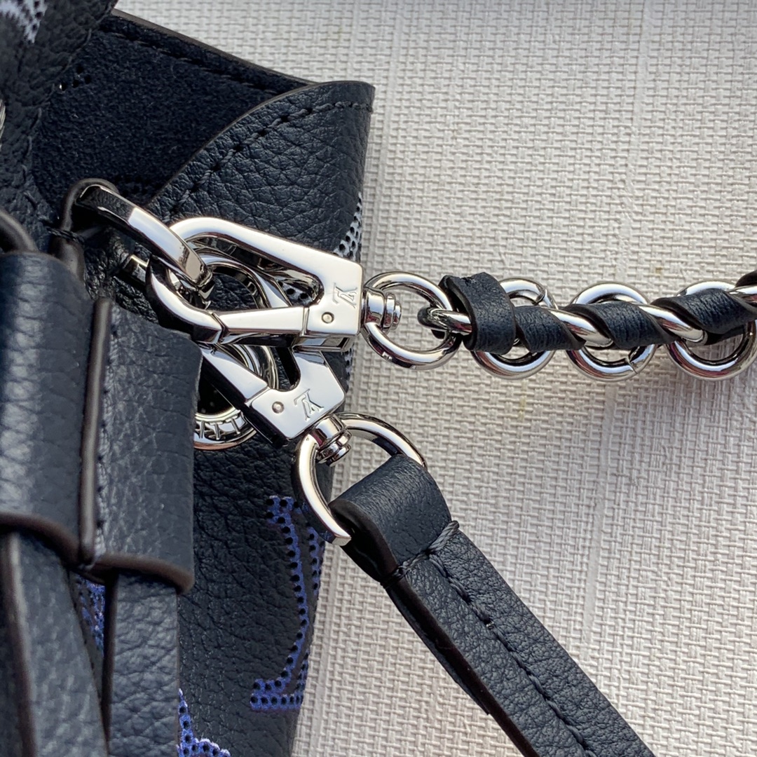 l**is V*t*n bella tote bag-19 x 22 x 14cm