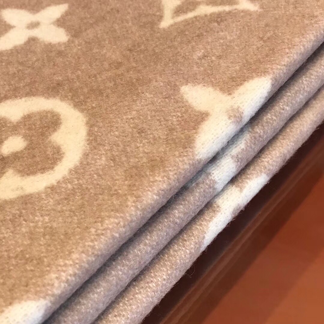 l**is V*t*n blankets-150*200cm