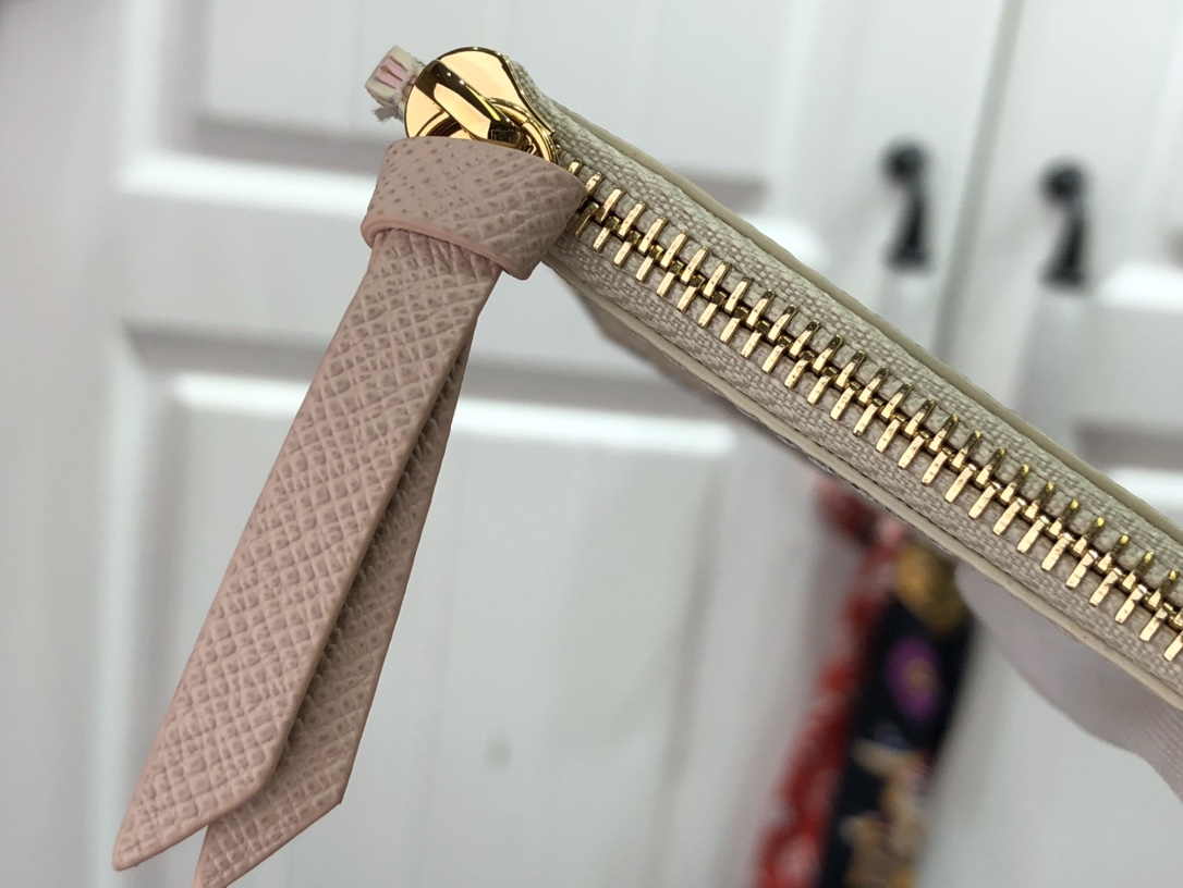 l**is V*t*n pochette félicie wallet -21*11* 2cm