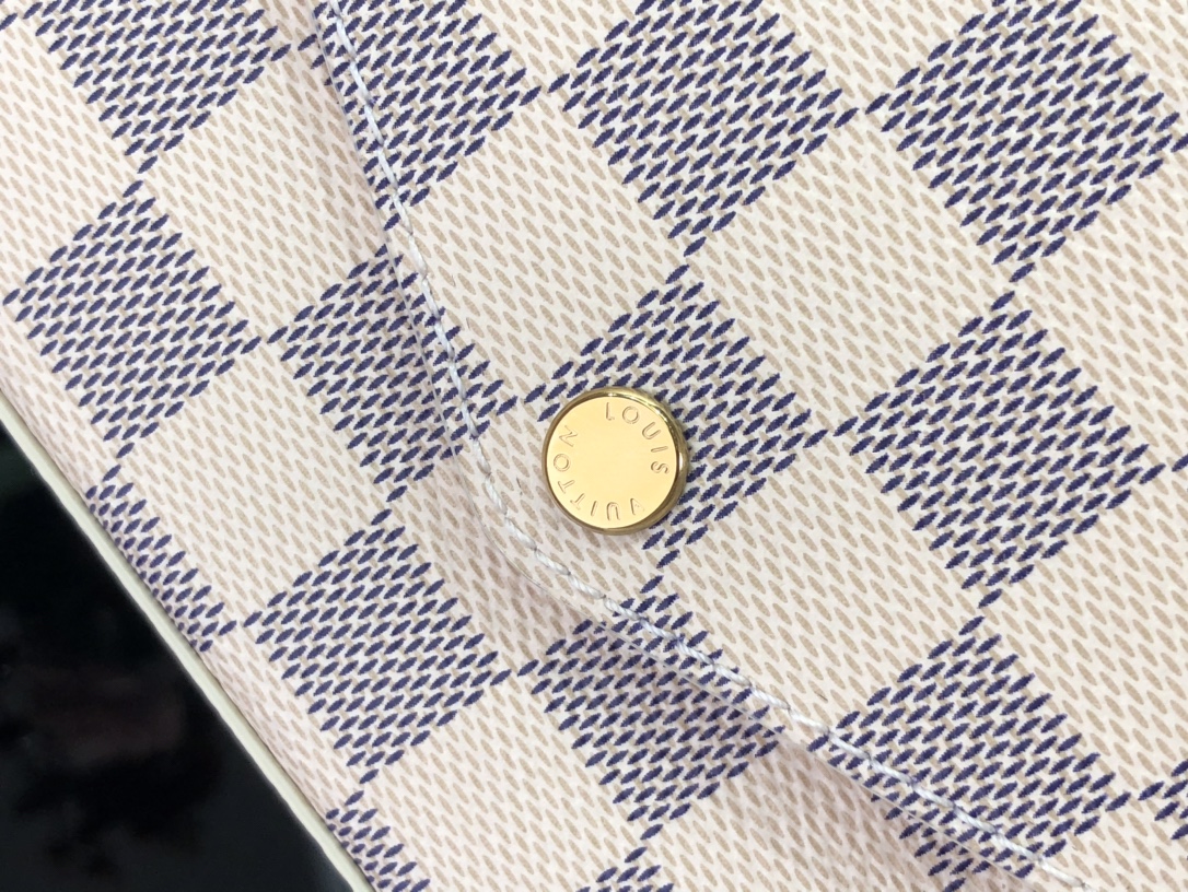 l**is V*t*n pochette félicie wallet -21*11* 2cm