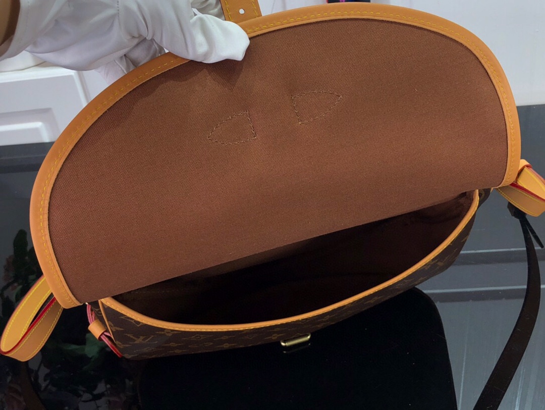 l**is V*t*n saumur bag-m40710 -28x11x20cm