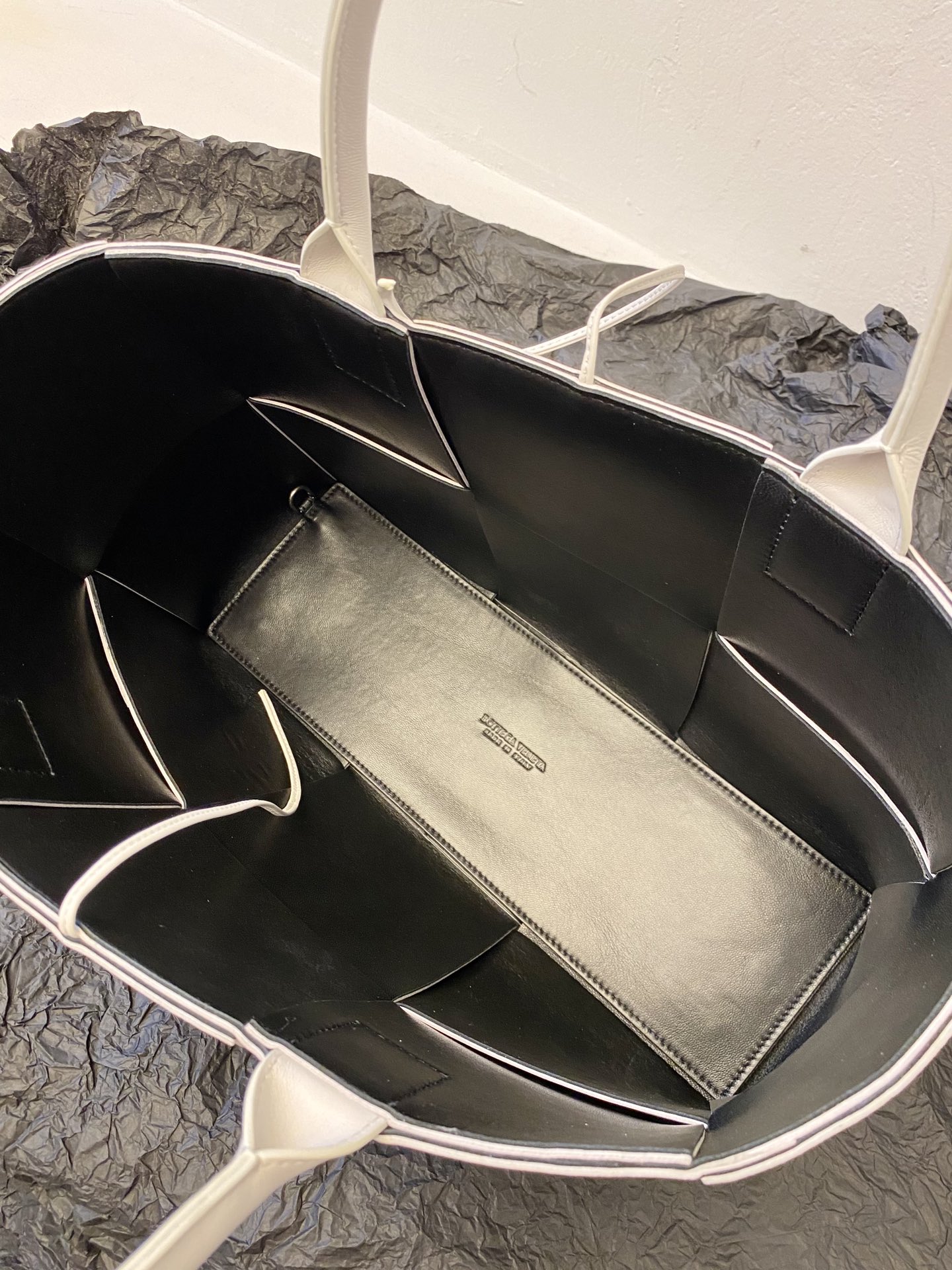 Bo*te*ga ve*ne*tatote-41×27×14cm