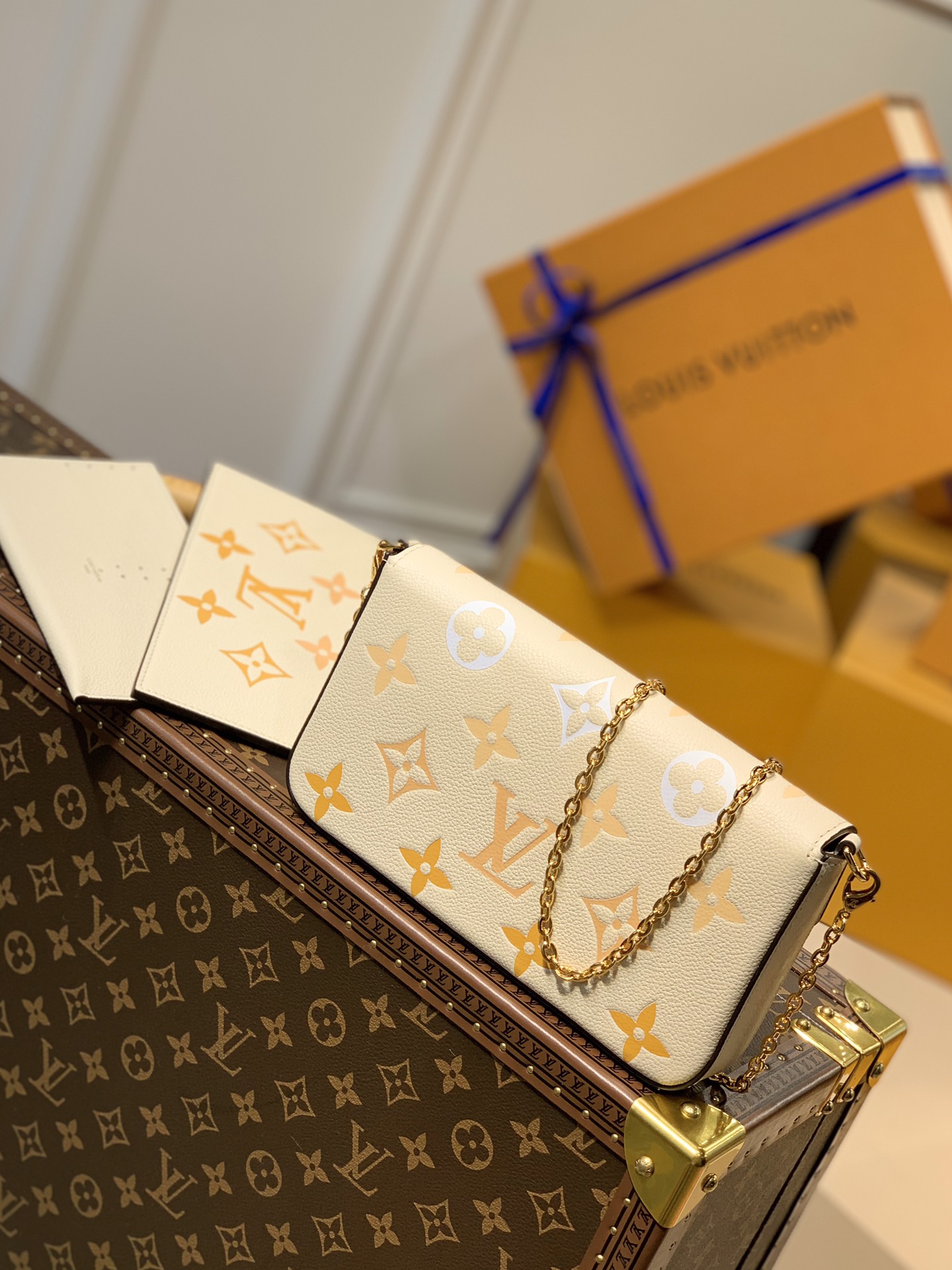 l**is V*t*n pochette félicie wallet -21*12*3cm