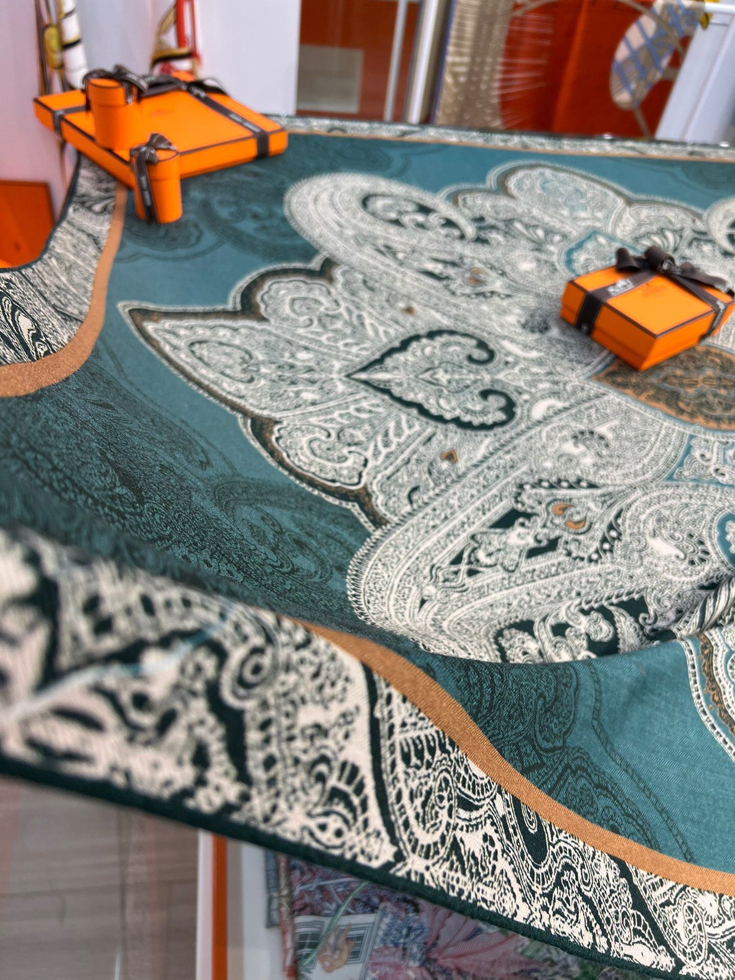 H**mes shawls-140*140cm