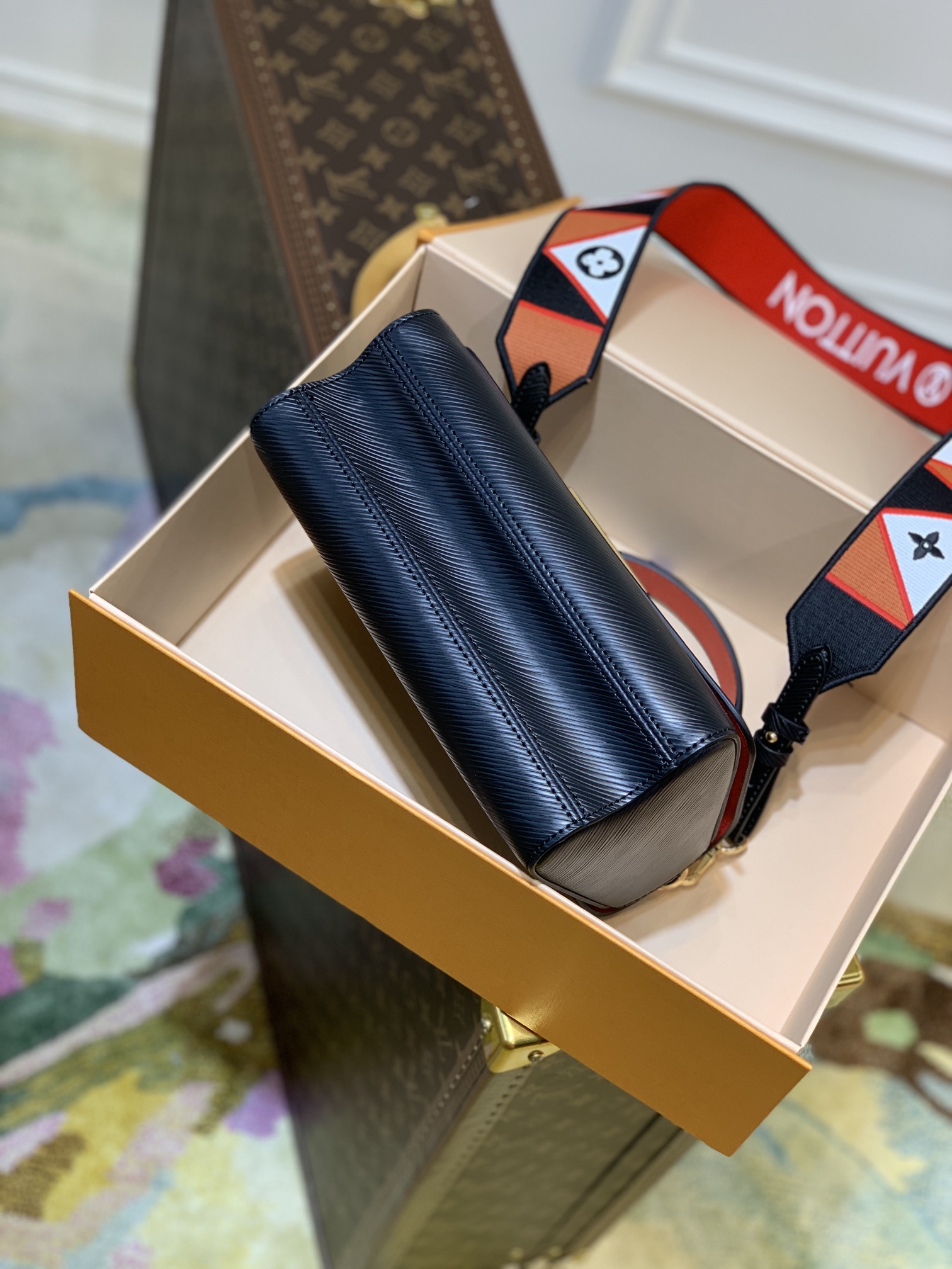 l**is V*t*n twist mm-23*17*9.5cm