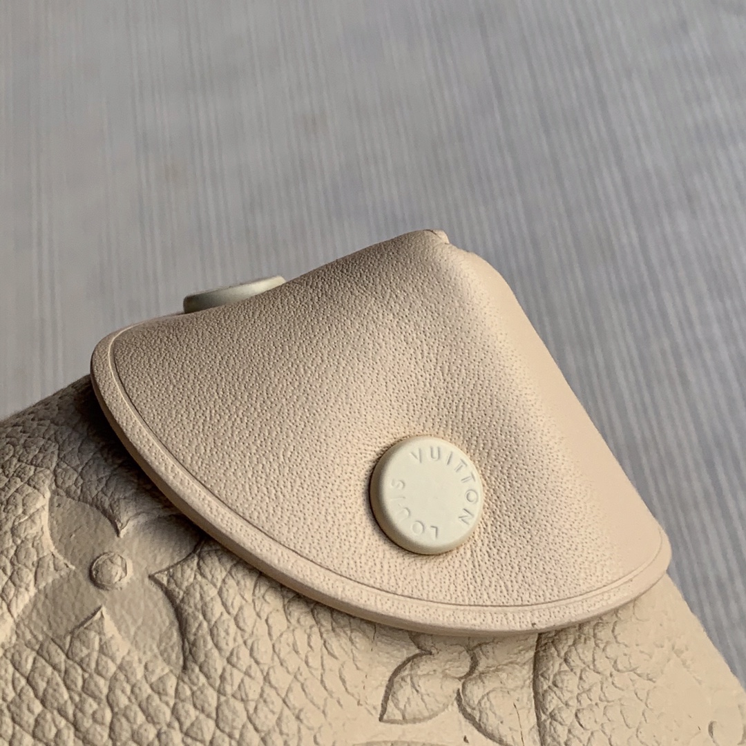 l**is V*t*n petite malle souple-20x12x9.5cm