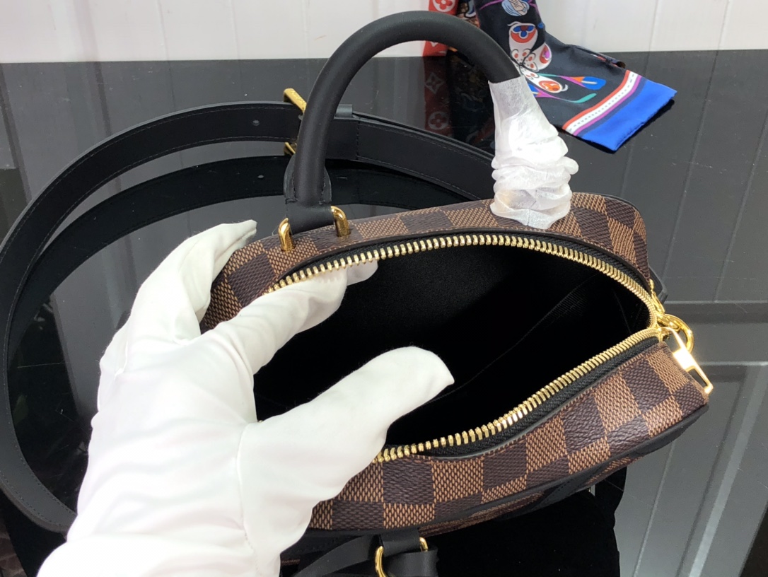 l**is V*t*n valisette souple bb-21*16*7cm