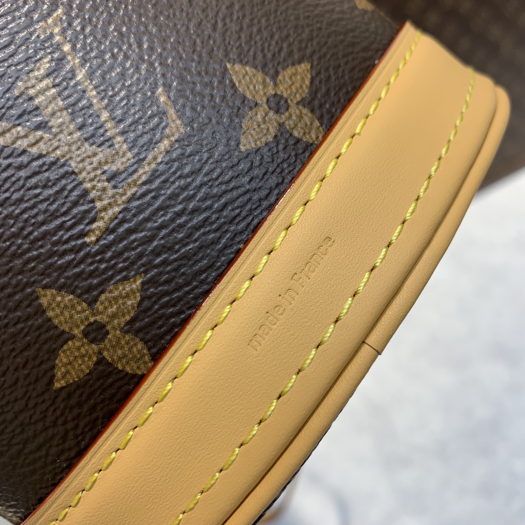 l**is V*t*n m81489 nano bucket-13*17*9cm