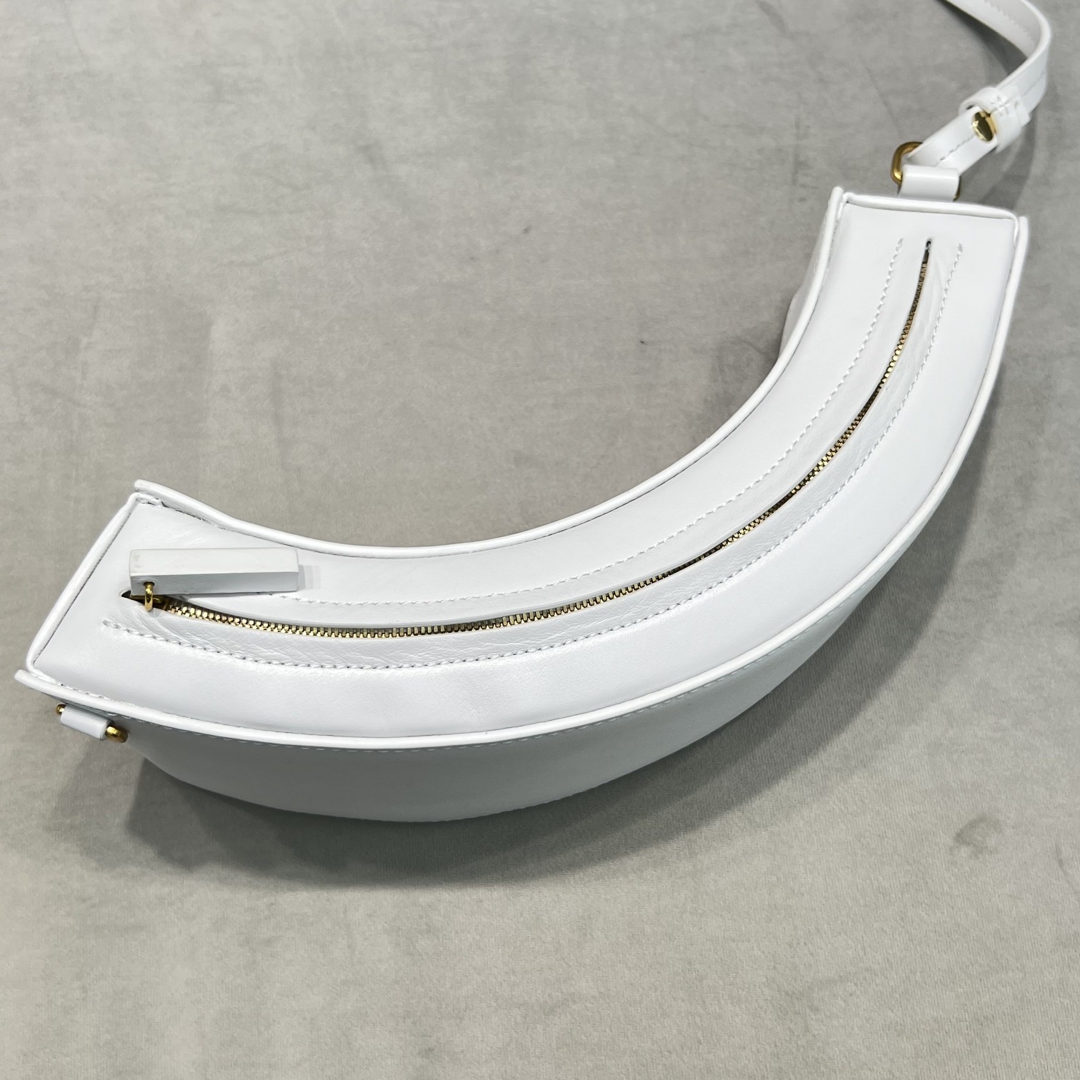 Jacquemus Handbags-35*9*6CM