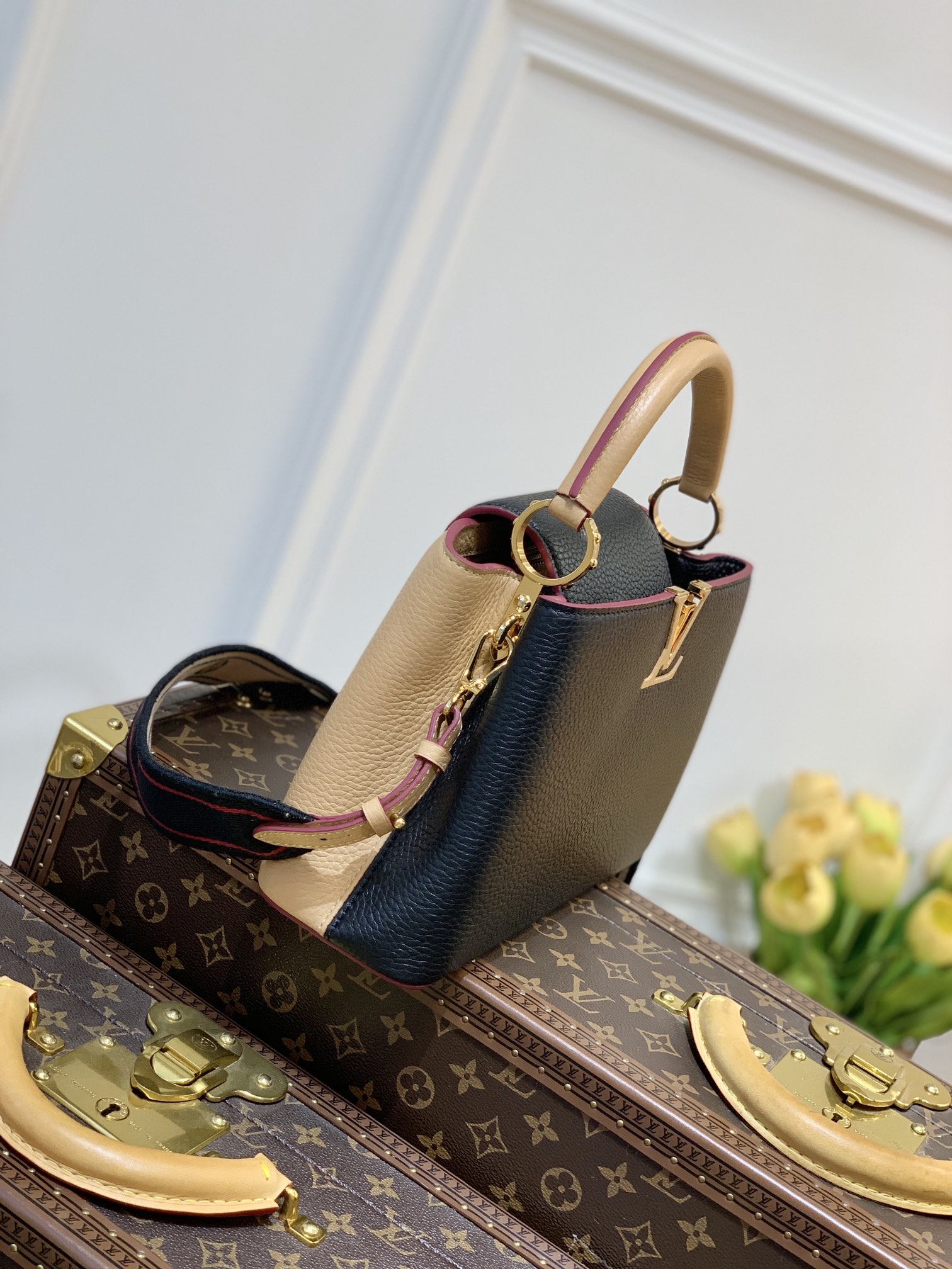 l**is V*t*n capucines bb-27*18*9cm