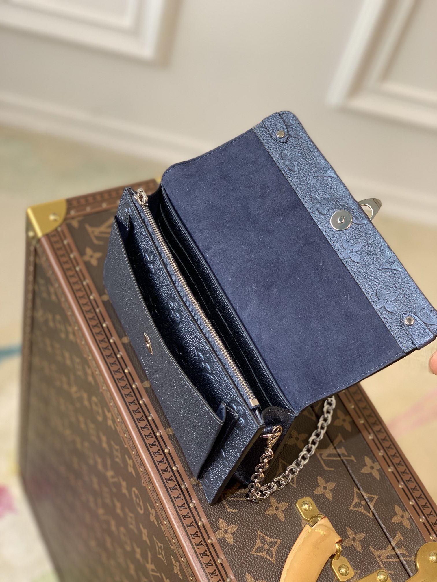 l**is V*t*n vavin handbags-19*13*4cm