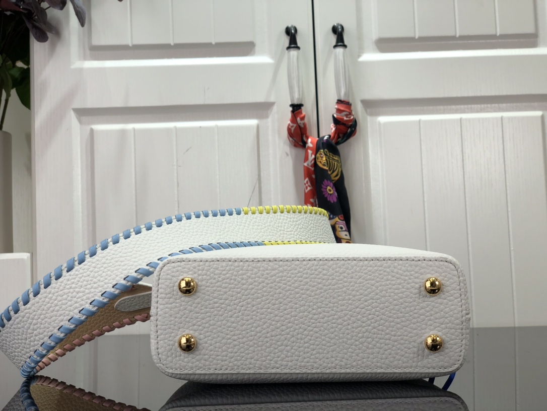 l**is V*t*n capucines bag-27*18*9cm