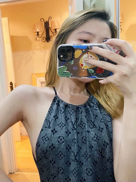 l**is V*t*n swimsuit