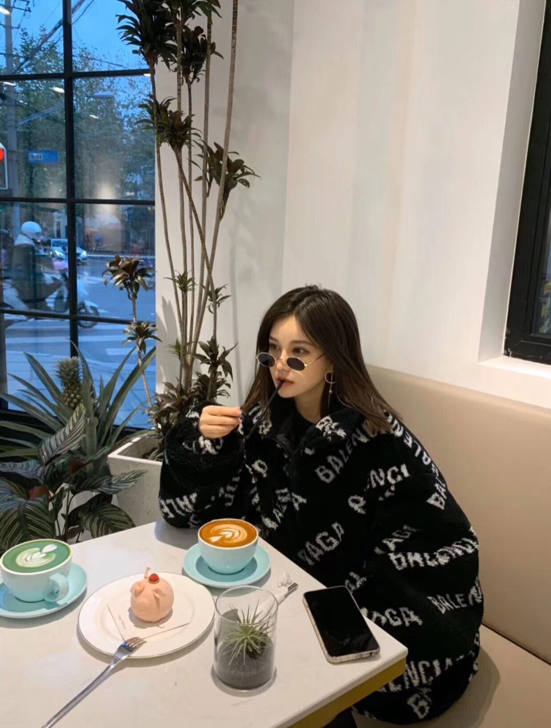 Ba*len*cia*ga fleece