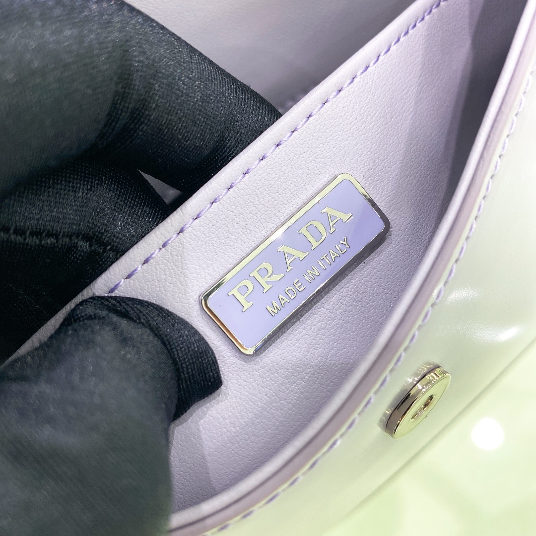 Pra*a cleo handbags-patent leather30x18.5x4cm