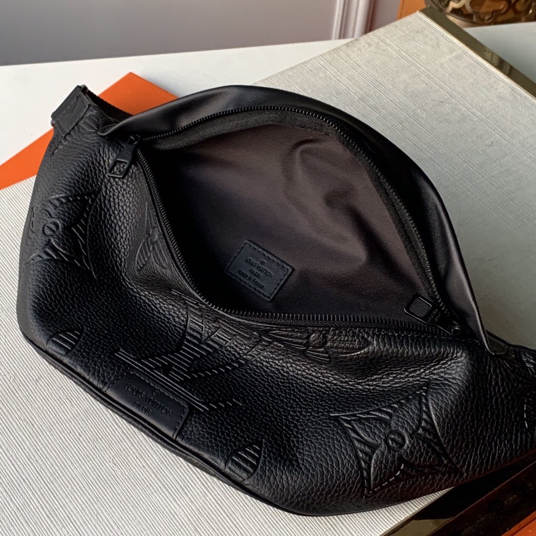 l**is V*t*n discovery bumbag-47*20*9cm