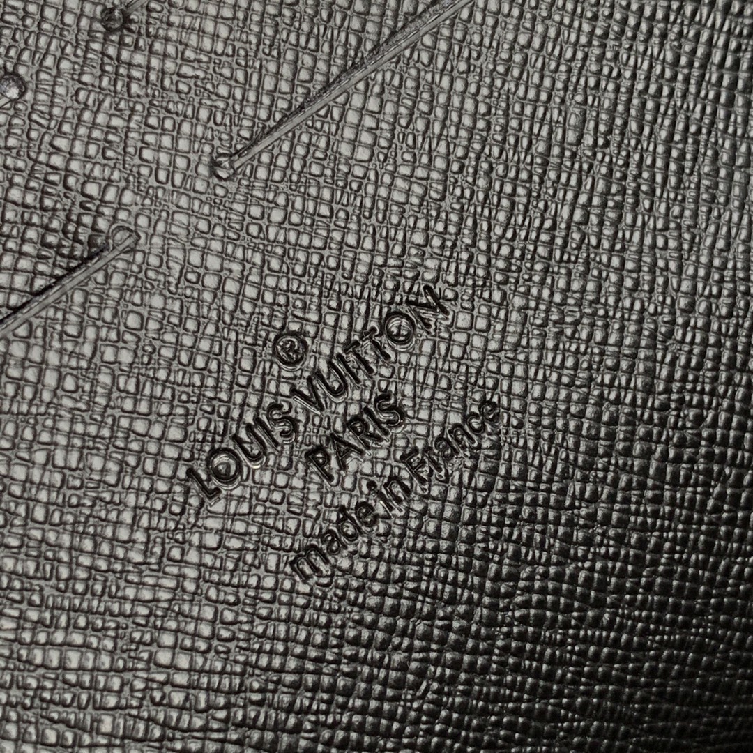 l**is V*t*n pochette steamer -m80107-32 x 22 x 4cm