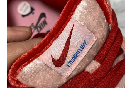 NIKE SB DUNK LOW STRANGELOVE SKATEBOARDS CT2552-800