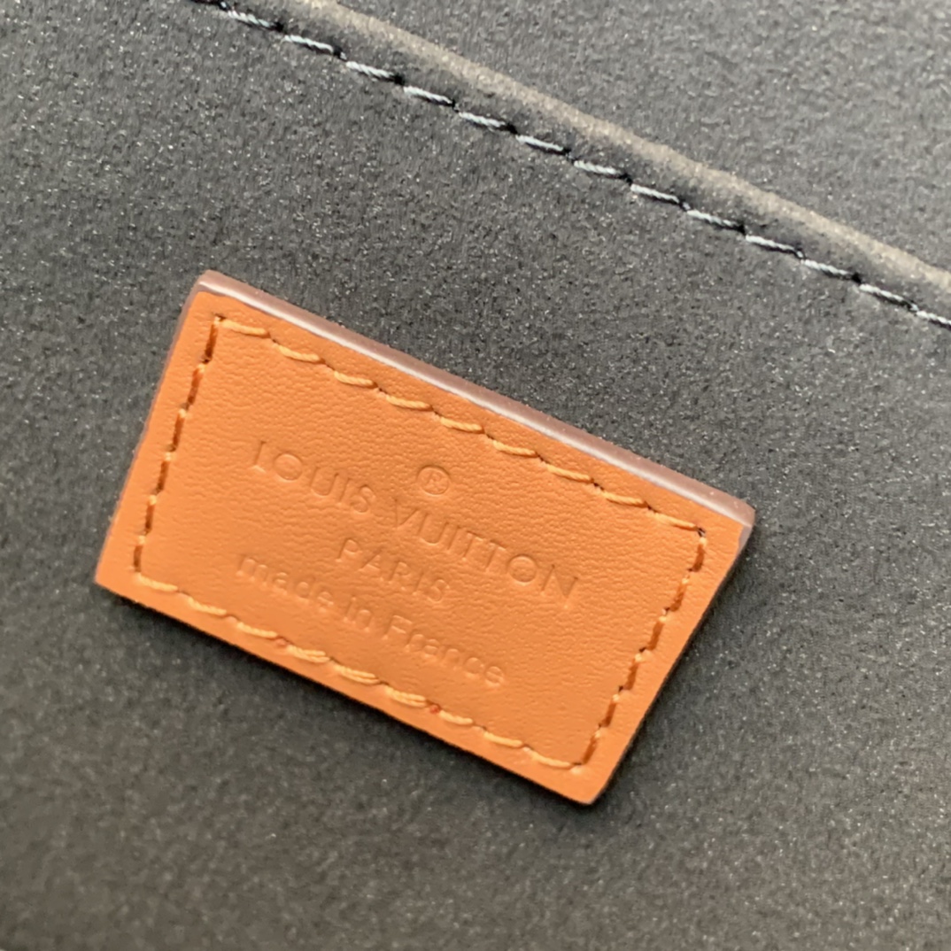 l**is V*t*n dauphine-25*17*10.5cm