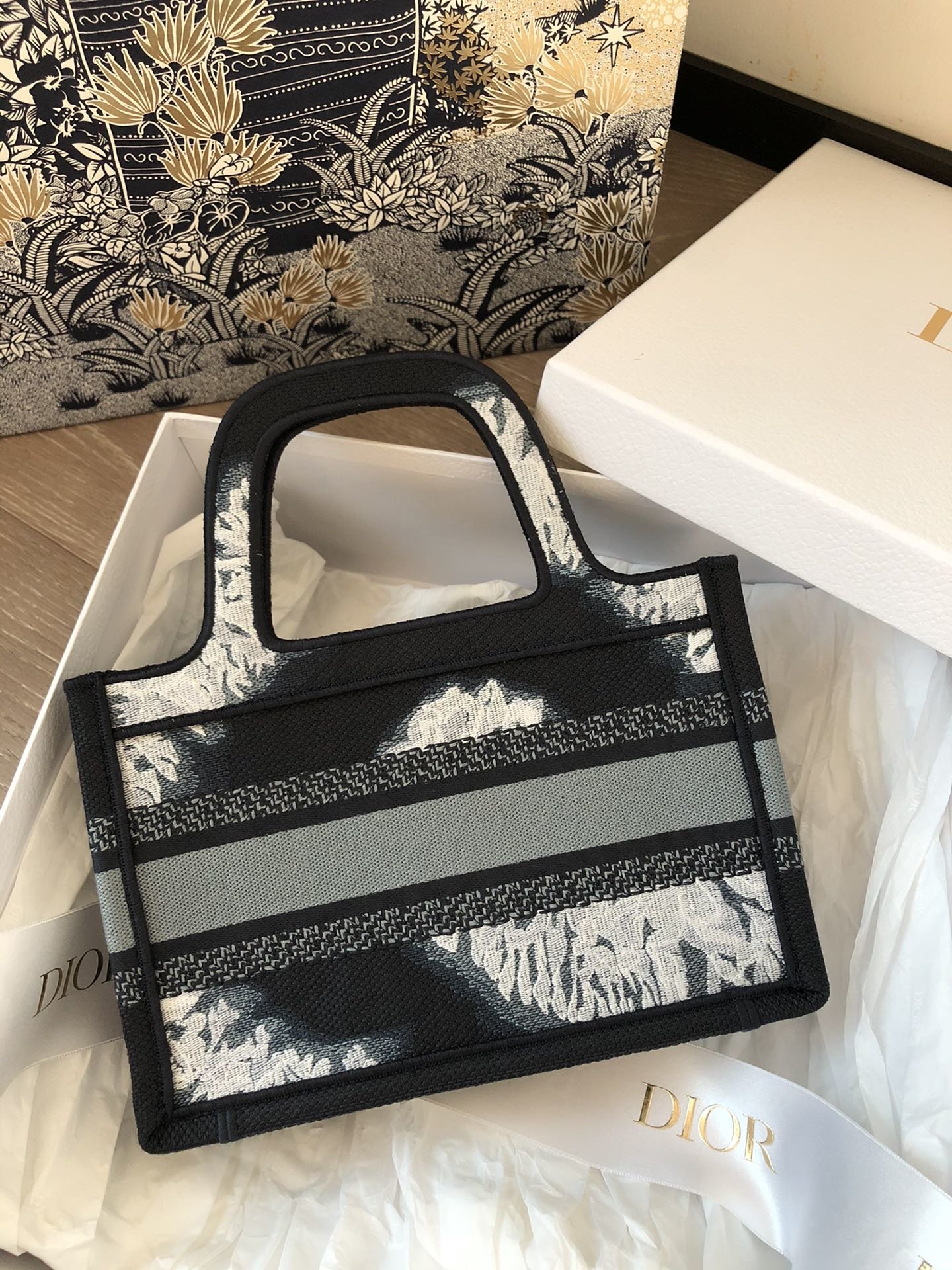 D*or mini book tote-23*17*7cm