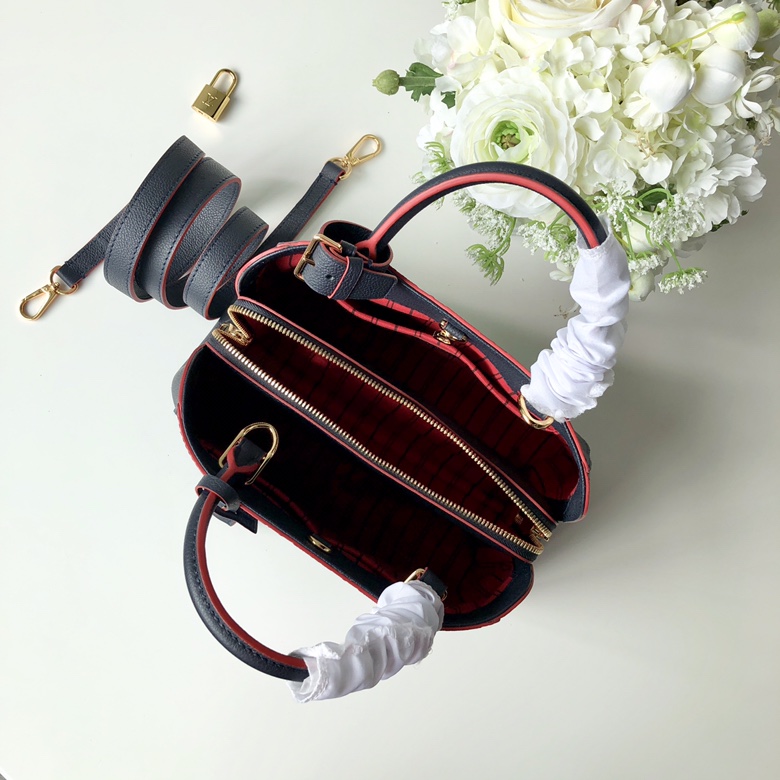 l**is V*t*n montaigne bb-29*20*13cm