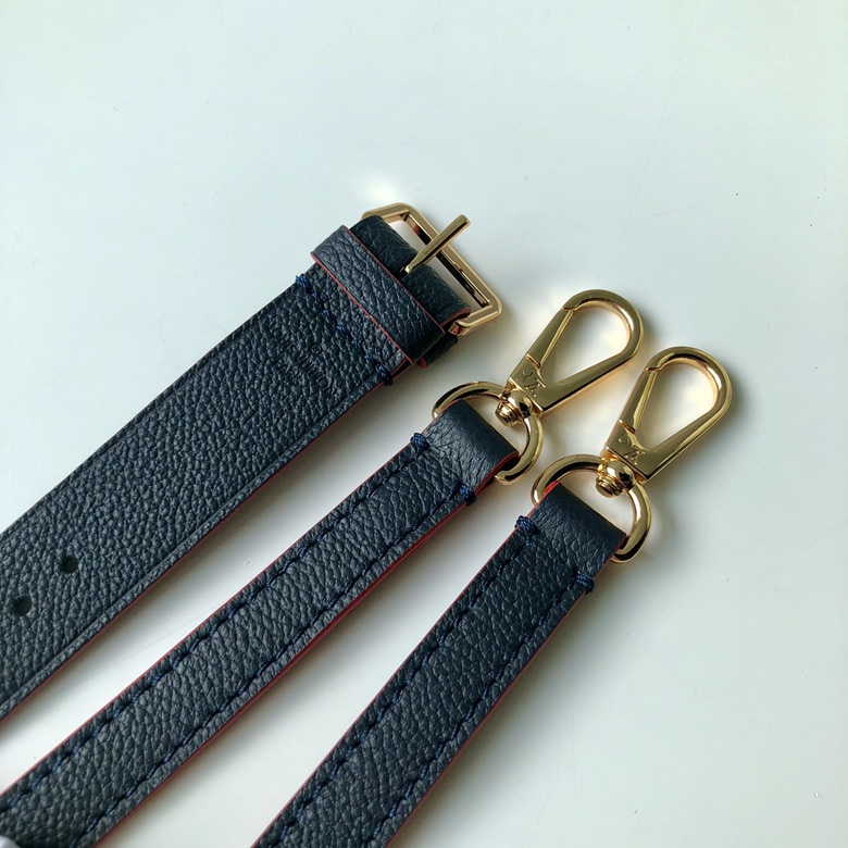 l**is V*t*n montaigne bb-29*20*13cm