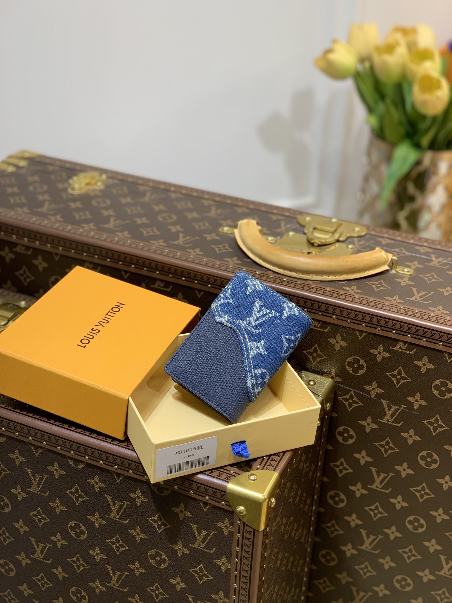 l**is V*t*n wallet-11*8.5*2cm