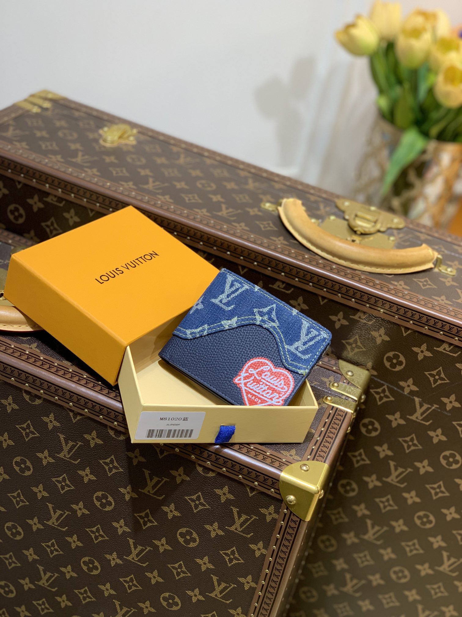 l**is V*t*n slender wallet-11*8.5*2cm