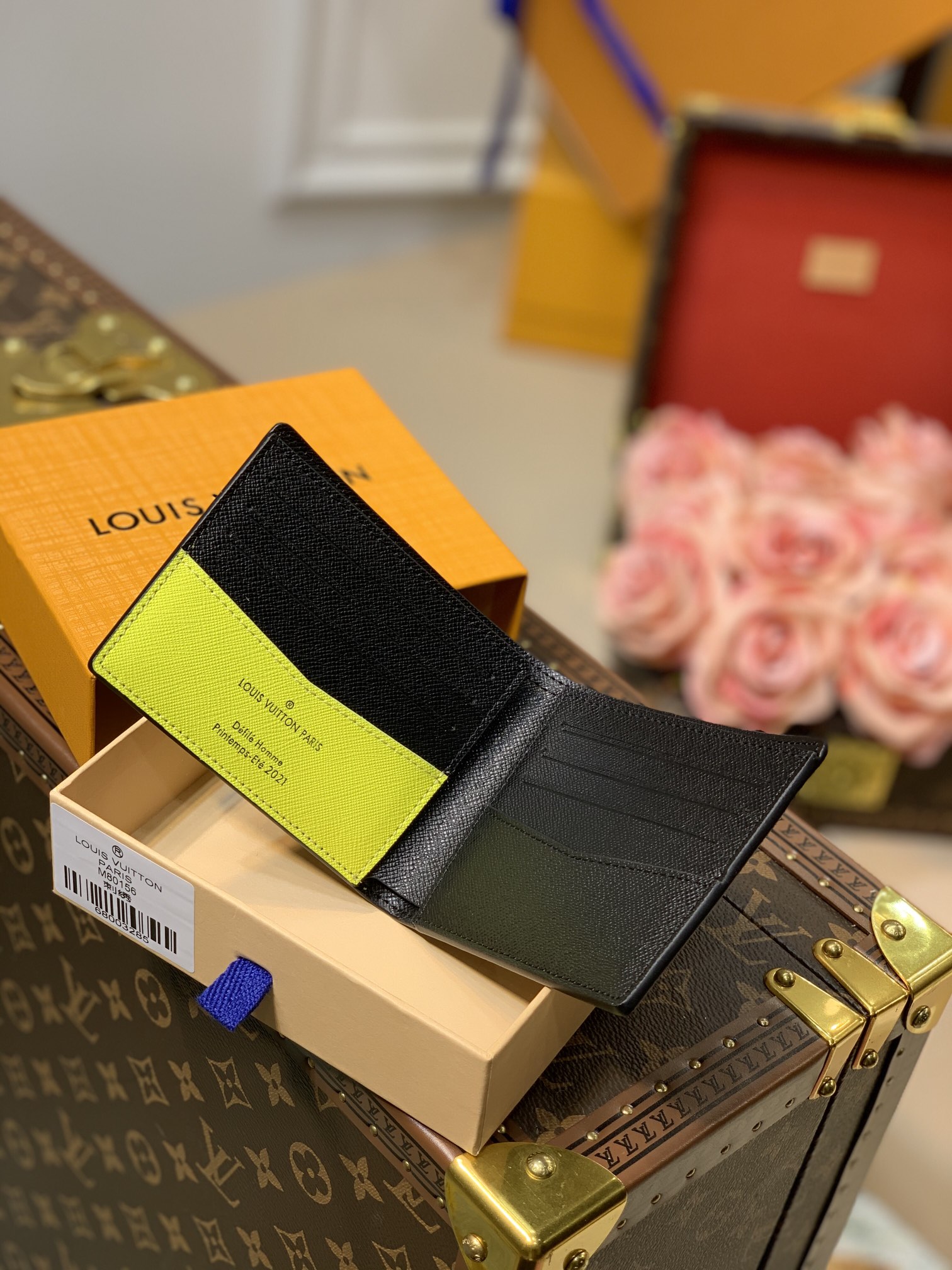 l**is V*t*n slender wallet-11*8.5*2cm