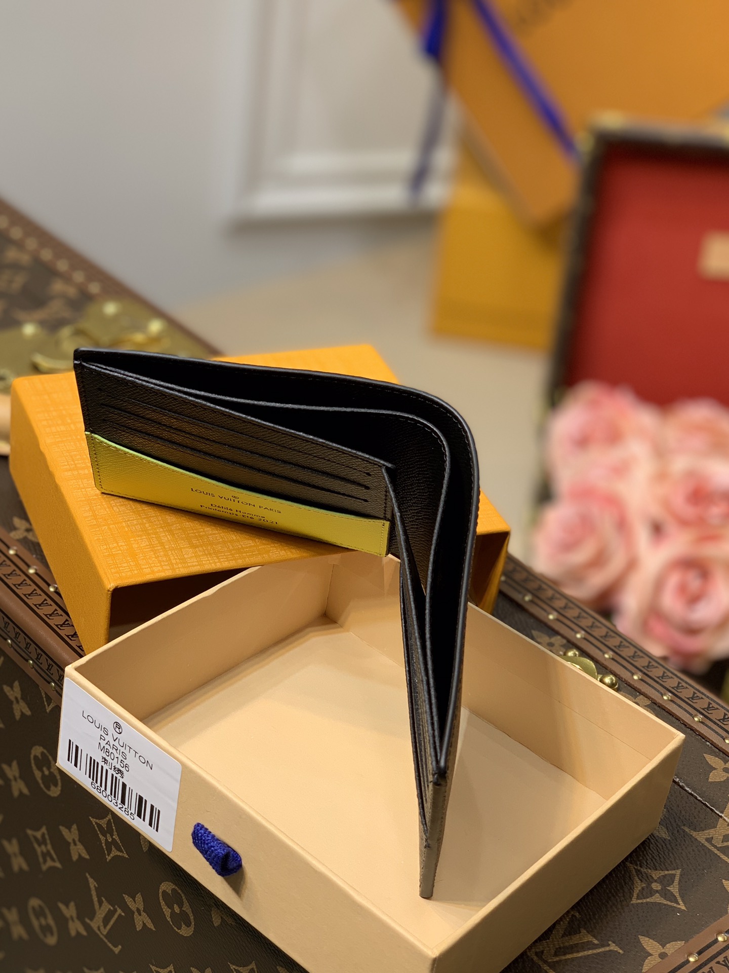 l**is V*t*n slender wallet-11*8.5*2cm