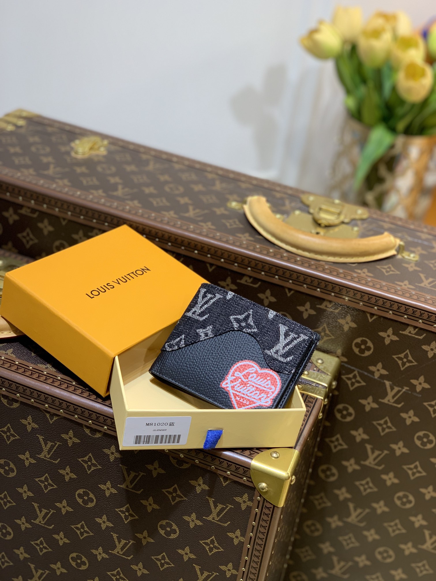 l**is V*t*n slender wallet-11*8.5*2cm