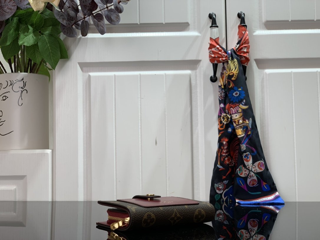 l**is V*t*n juliette wallet-14*11*3cm