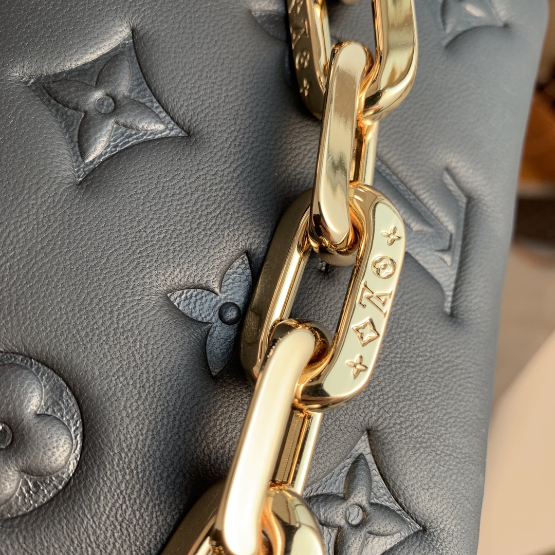 l**is V*t*n mini coussion-13×4×10cm