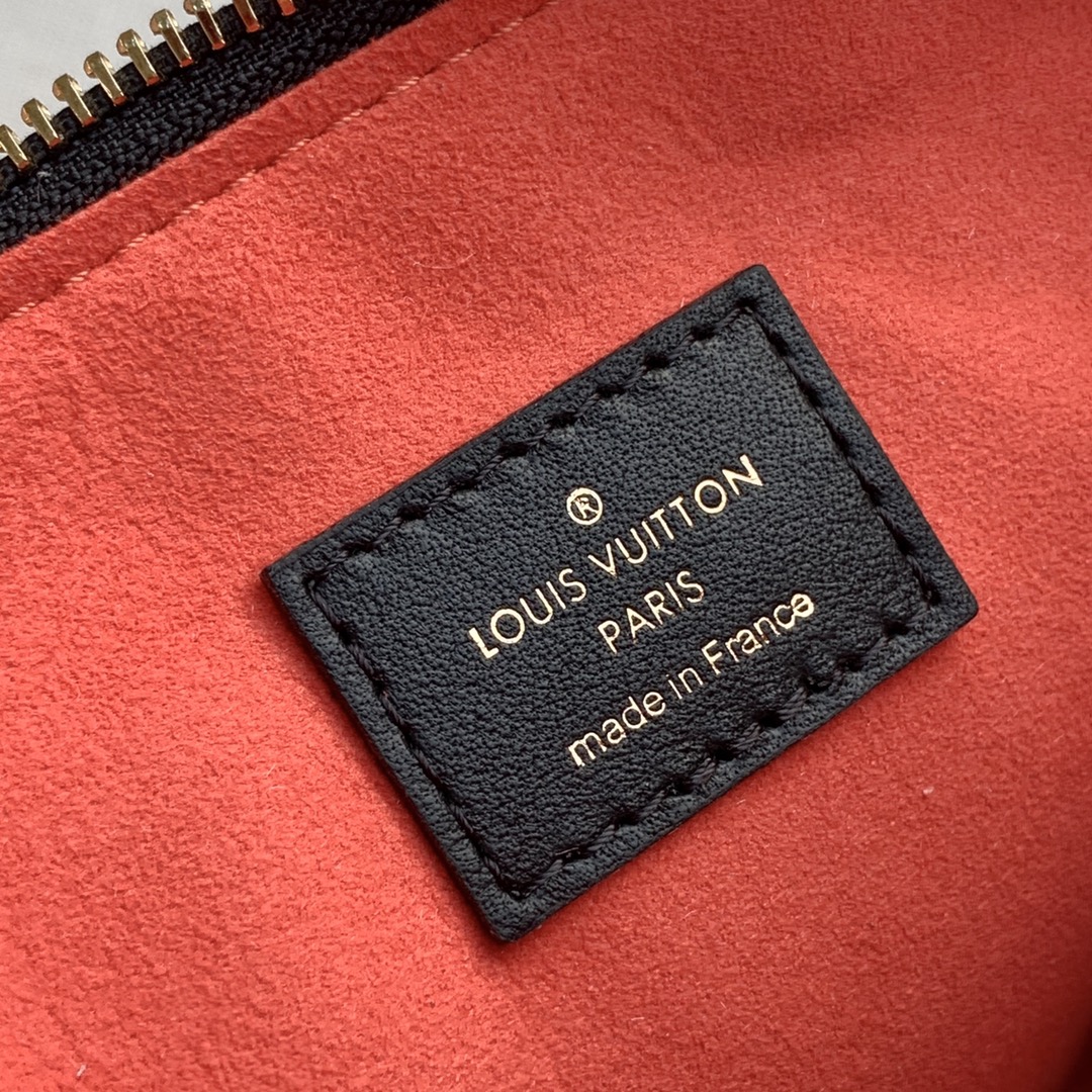 l**is V*t*n coussin bb bag-20*16*12 cm