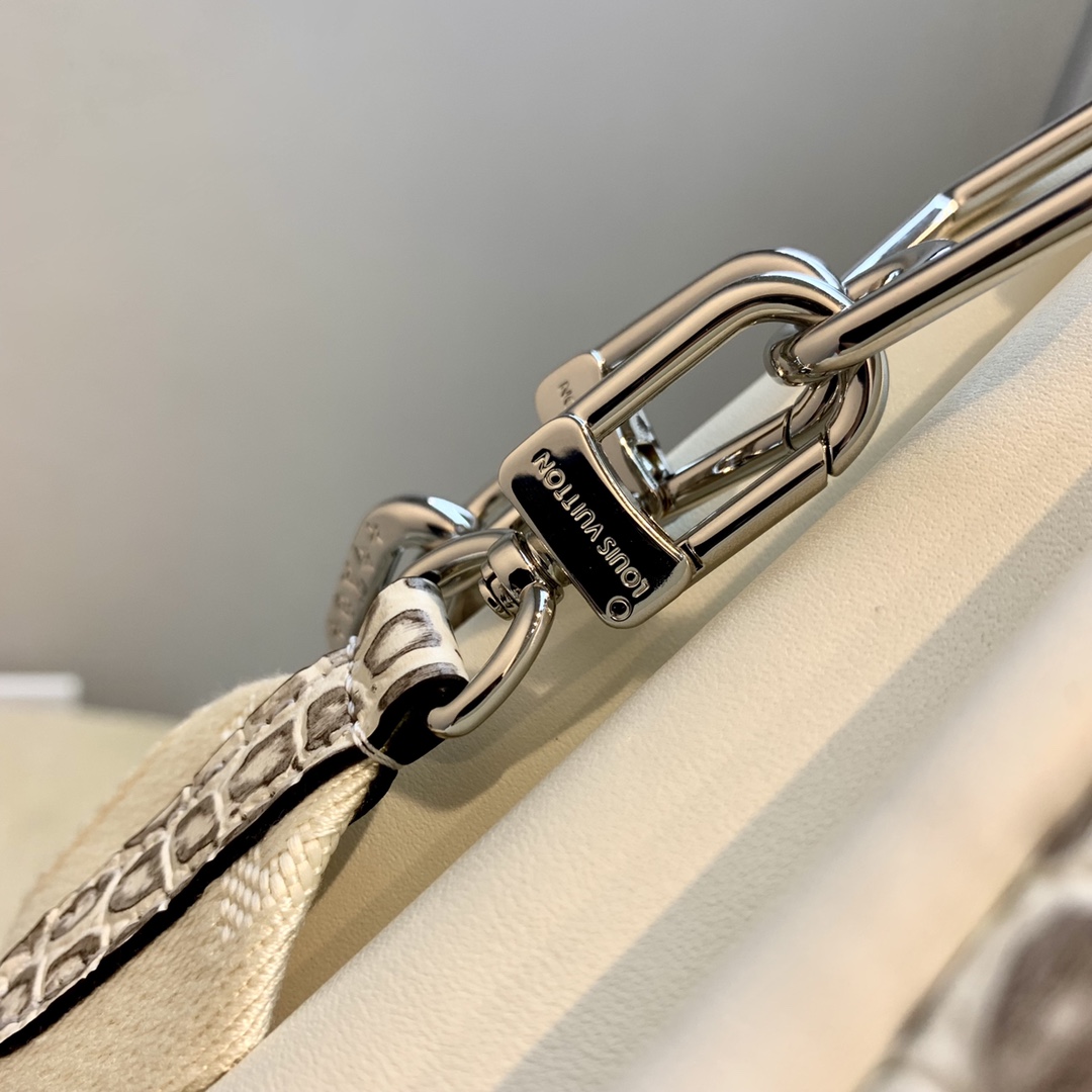 l**is V*t*n coussin handbags-26*20*12cm