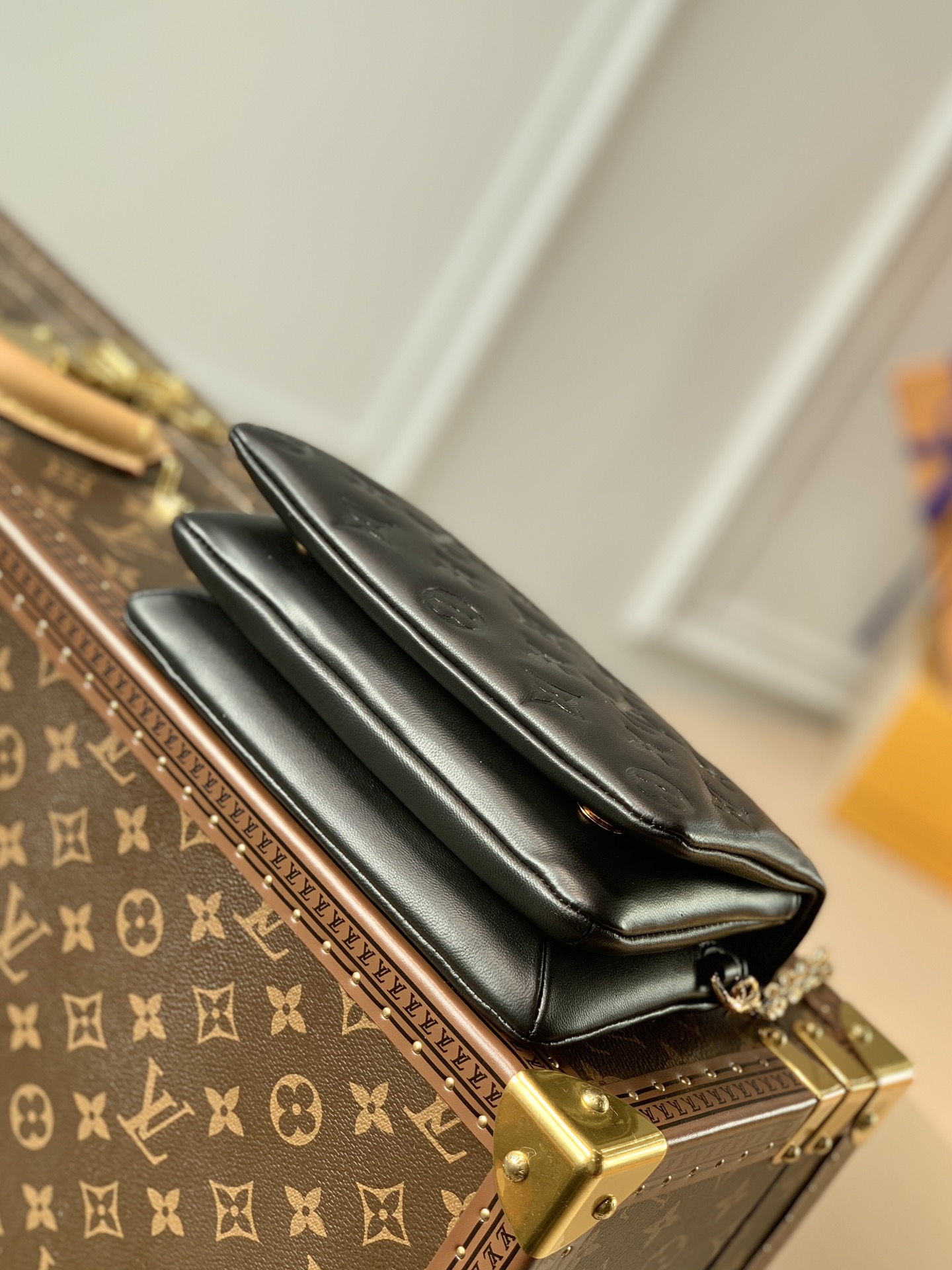 l**is V*t*n pochette coussin chain bag-20*14*8cm