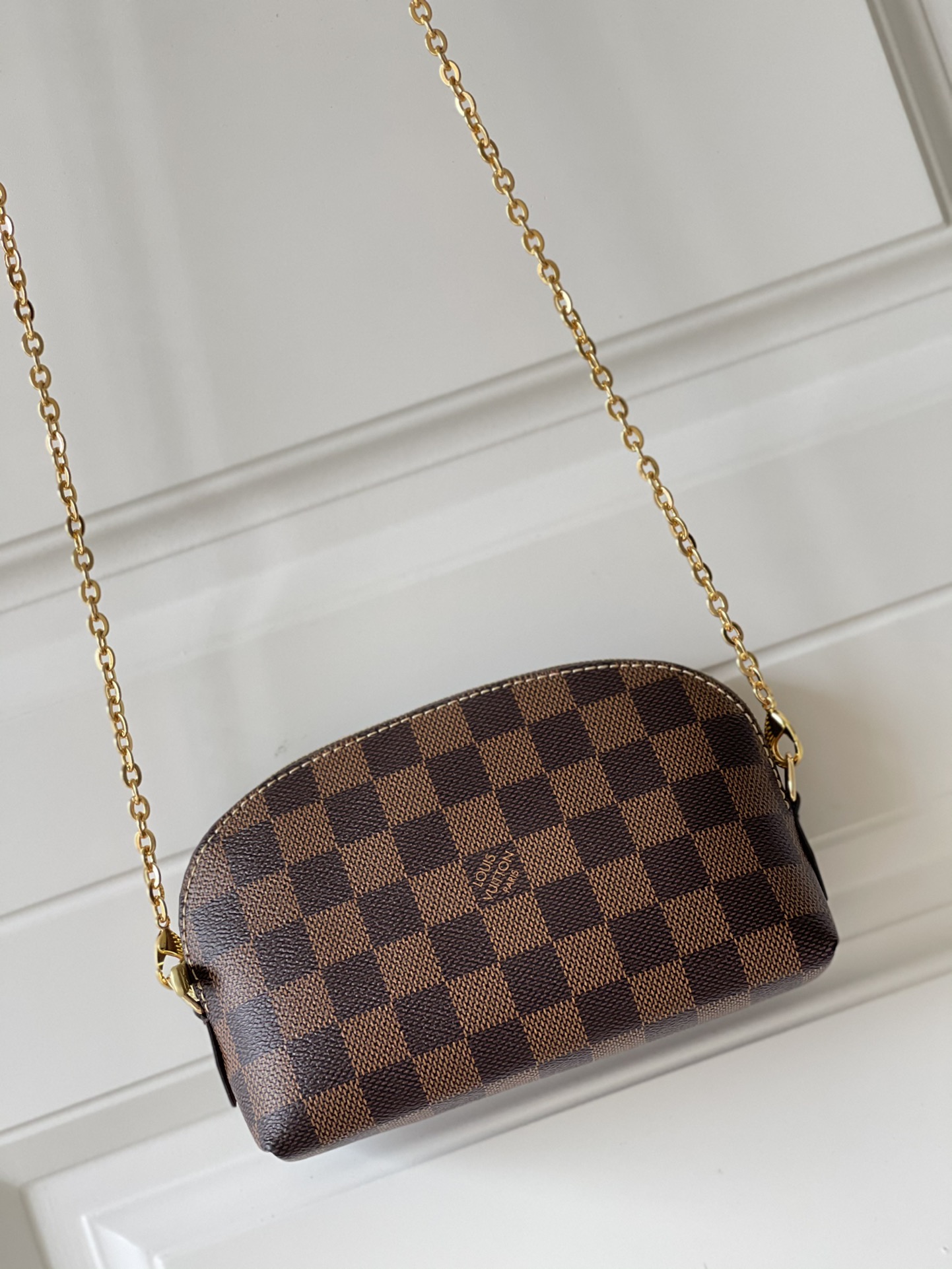 l**is V*t*n cosmetic bag-17*12*6cm