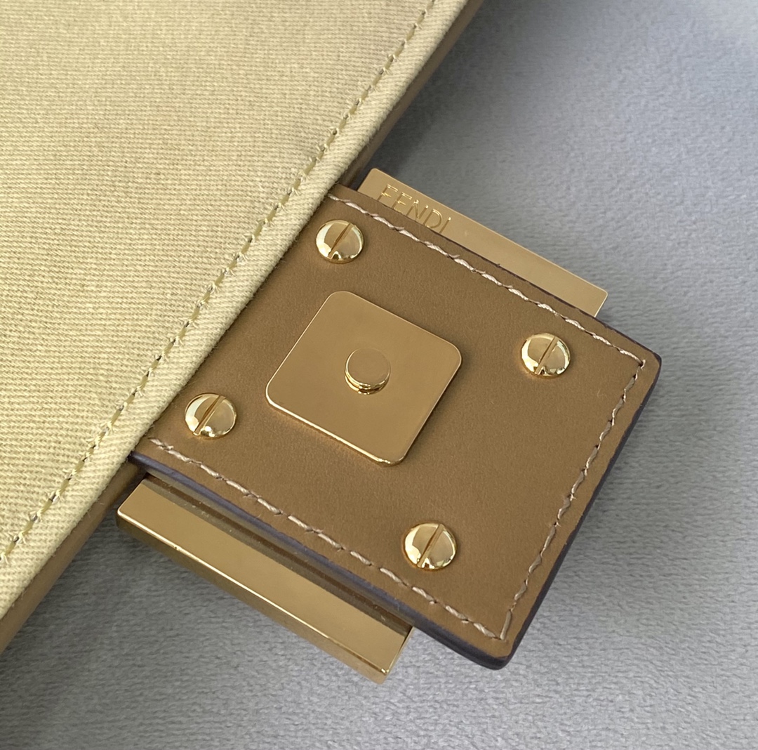 F**di medium baguette bag-26x15x4cm