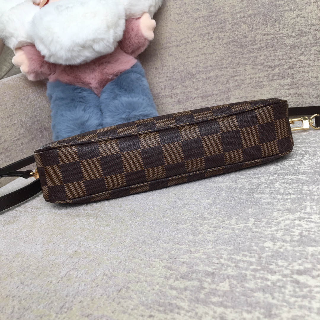 l**is V*t*n pochette accessoires-24x14x4cm