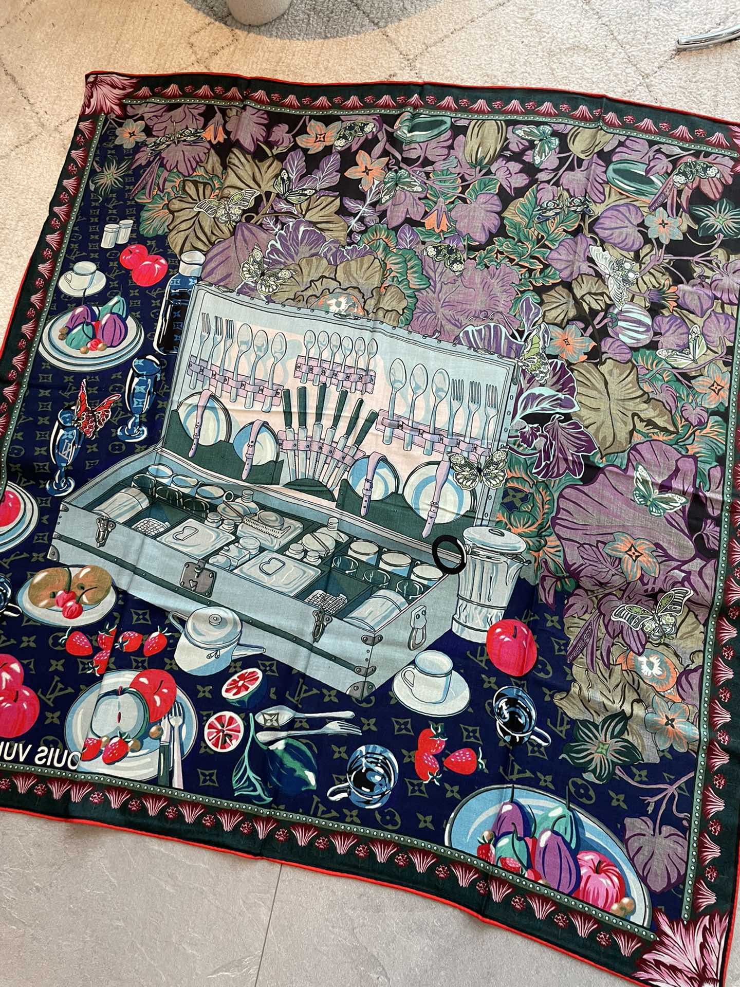 l**is V*t*n square towel-140*140cm