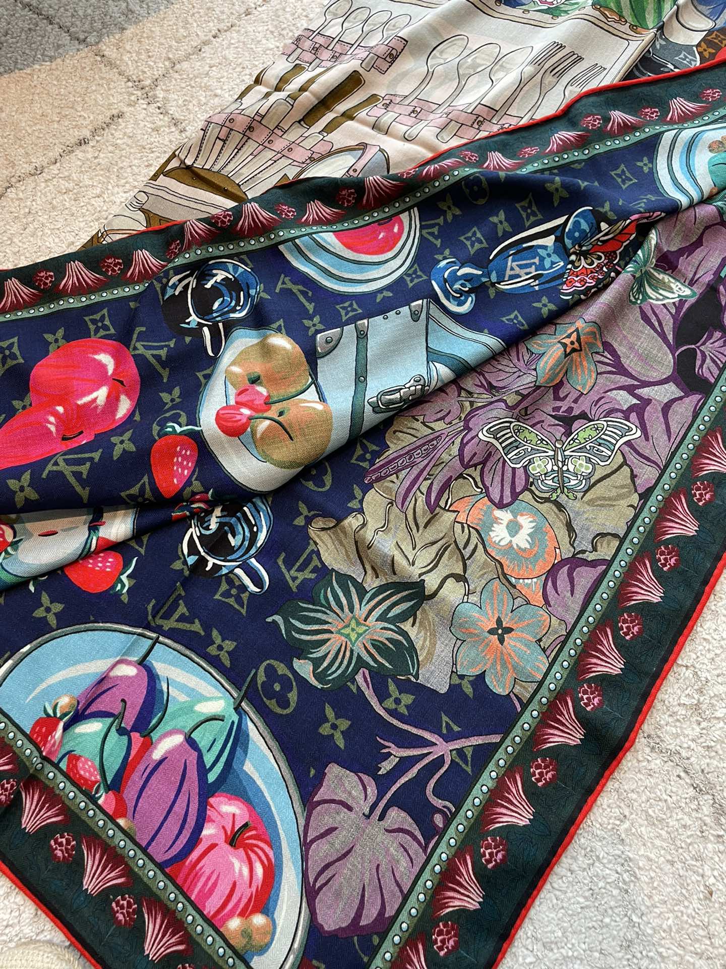 l**is V*t*n square towel-140*140cm