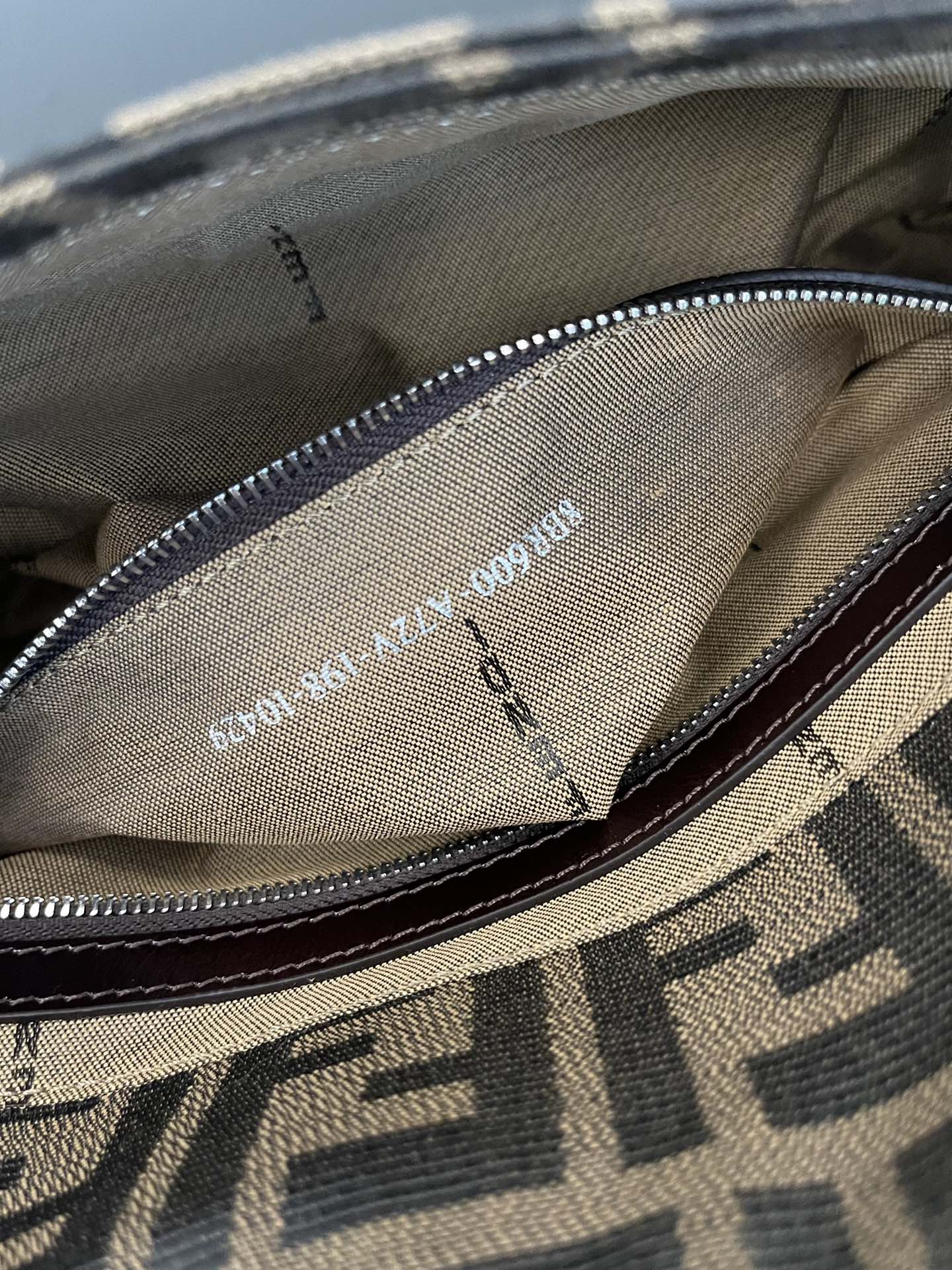 F**di medium baguette bag-26x15x4cm